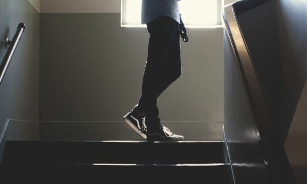 Αγρίνιο: Έκαναν bullying σε 13χρονη συμμαθήτριά τους – Συνελήφθησαν 3 μαθήτριες γυμνασίου