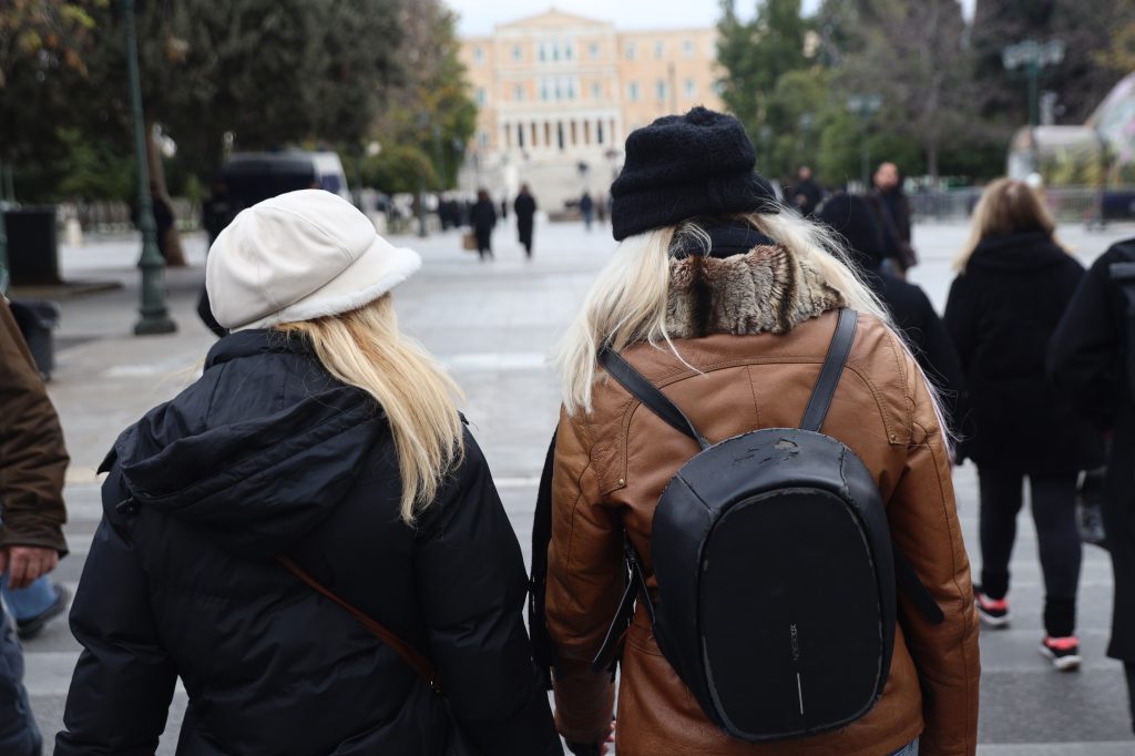 Ο καιρός την Πρωτοχρονιά: Χειμωνιάτικο σκηνικό με τσουχτερό κρύο – Τι δείχνουν προγνωστικά μοντέλα