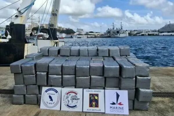 «Έλληνας Εσκομπάρ»: Φωτογραφίες με τους 4 τόνους κοκαΐνης που κατασχέθηκαν από το σκάφος «Ουρανία»