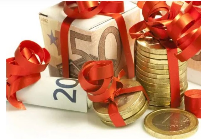Δώρο Χριστουγέννων 2025: Πότε ξεκινά η πληρωμή του και πως να το υπολογίσετε – Ποιοι θα πάρουν περισσότερα φέτος