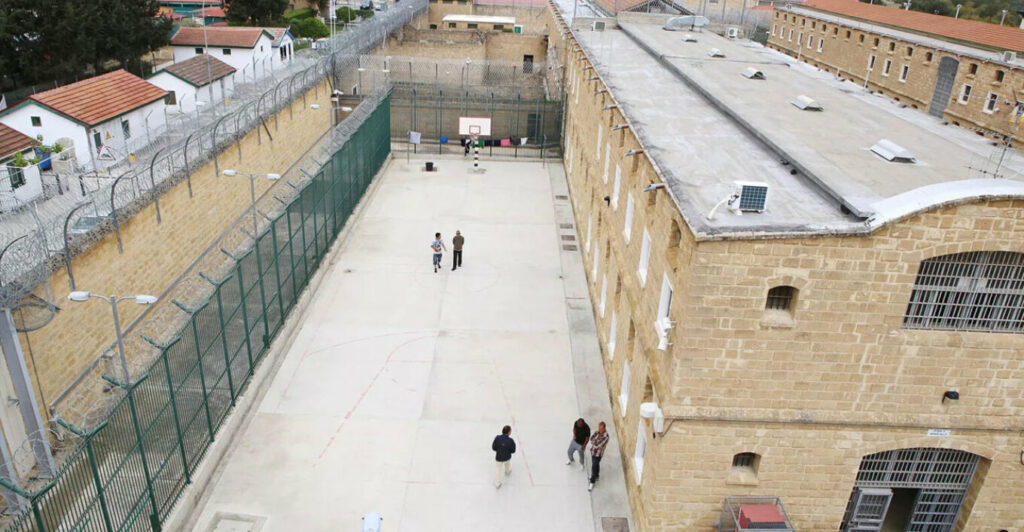 Τραγωδία στην Κύπρο: Αυτοκτόνησε 23χρονος κατάδικος, τον χρησιμοποιούσαν ως σκλάβο οι «βαρόνοι» της φυλακής