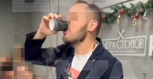 Σε κρίσιμη κατάσταση 38χρονος που ήπιε κοκτέιλ με υγρό άζωτο σε χριστουγεννιάτικη γιορτή- Δείτε βίντεο