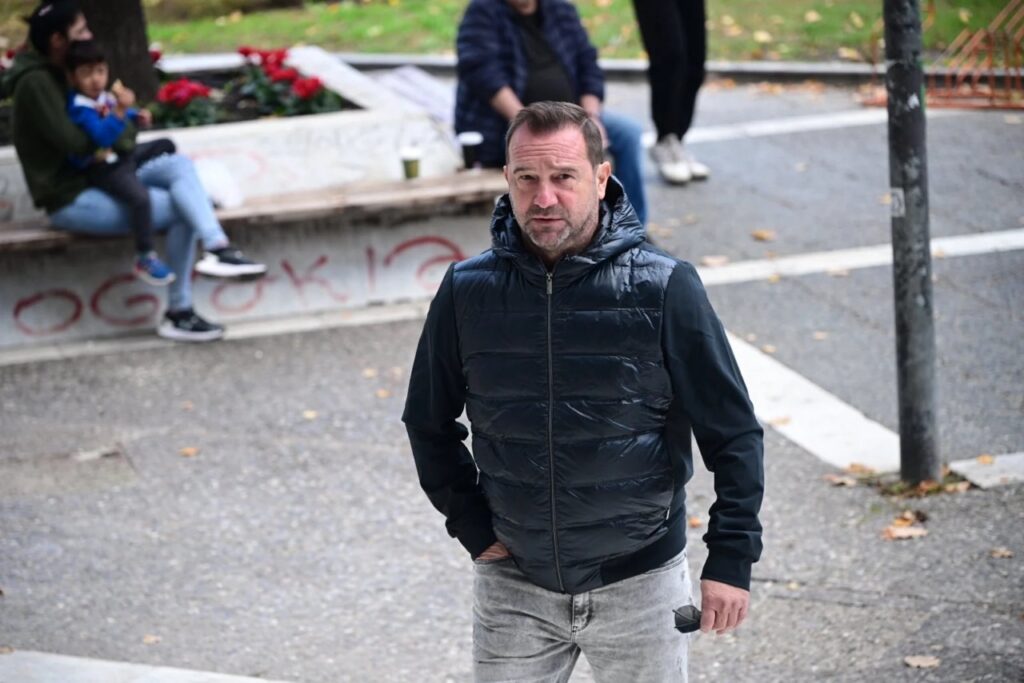 Τέμπη: Οργή Πλακιά για την ευχετήρια κάρτα της Hellenic Train: «Αρρωστημένη συμπεριφορά… απόλυτη χυδαιότητα»