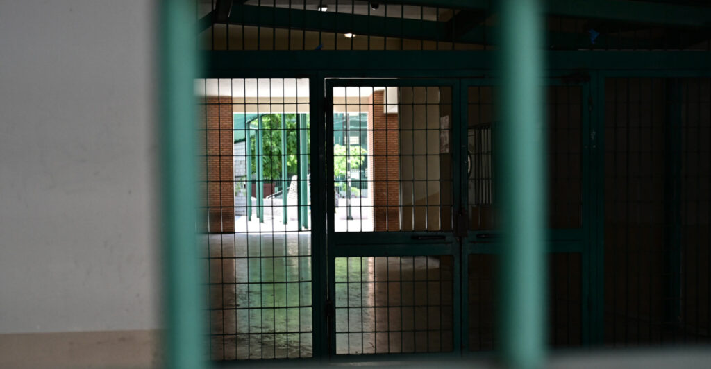 «Είναι να φέρεις 200 ευρώ και μη με ζαλίζεις μπρο ότι έχεις σχολείο»: Οι διάλογοι που πρόδωσαν το κύκλωμα διακινητών και μαθητών