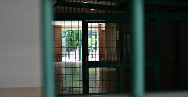 «Είναι να φέρεις 200 ευρώ και μη με ζαλίζεις μπρο ότι έχεις σχολείο»: Οι διάλογοι που πρόδωσαν το κύκλωμα διακινητών και μαθητών