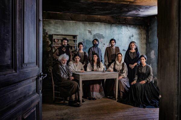 «Οι Αθώοι»: Γνωρίστε τους τρεις βασικούς ήρωες της μεγάλης παραγωγής του MEGA