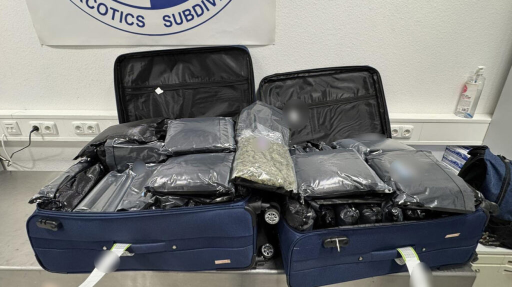 Συνελήφθησαν τρεις Αμερικανίδες που ταξίδευαν από το «Ελ.Βενιζέλος» στο Μιλάνο, είχαν στις βαλίτσες τους 72 κιλά κάνναβης