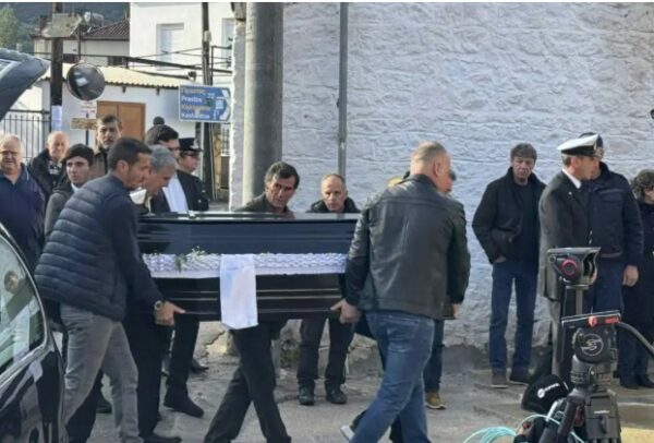 Άστρος: Τελευταίο «αντίο» στον 53χρονο λιμενικό που έχασε τη ζωή του από την κακοκαιρία