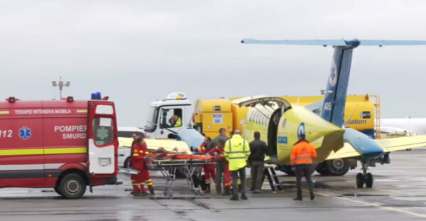 Επιστρέφουν στην Ελλάδα ο 20χρονος Κώστας και ο 28χρονος Μάριος που τραυματίστηκαν στο θανατηφόρο τροχαίο στη Ρουμανία, δείτε βίντεο