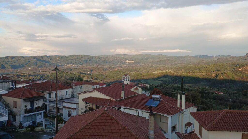 Πρόεδρος χωριού στην Ηλεία προσφέρει 1.000 ευρώ σε κάθε γυναίκα που θα μείνει στην περιοχή