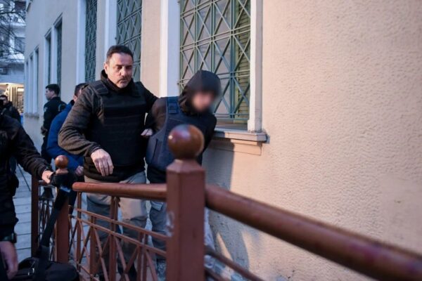 Σέρρες: «Δεν είναι η φυλακή, είναι οι τύψεις στο κεφάλι μου», λέει ο 16χρονος που κατηγορείται για τον ξυλοδαρμό μέχρι θανάτου 17χρονου (βίντεο)