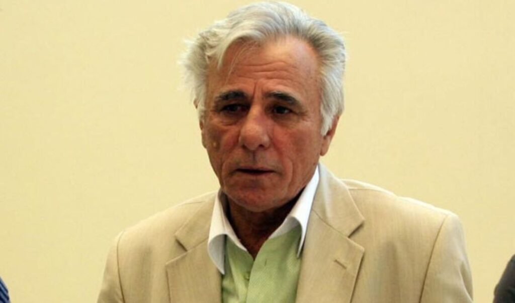 Πέθανε ο δημοσιογράφος Σπύρος Καρατζαφέρης