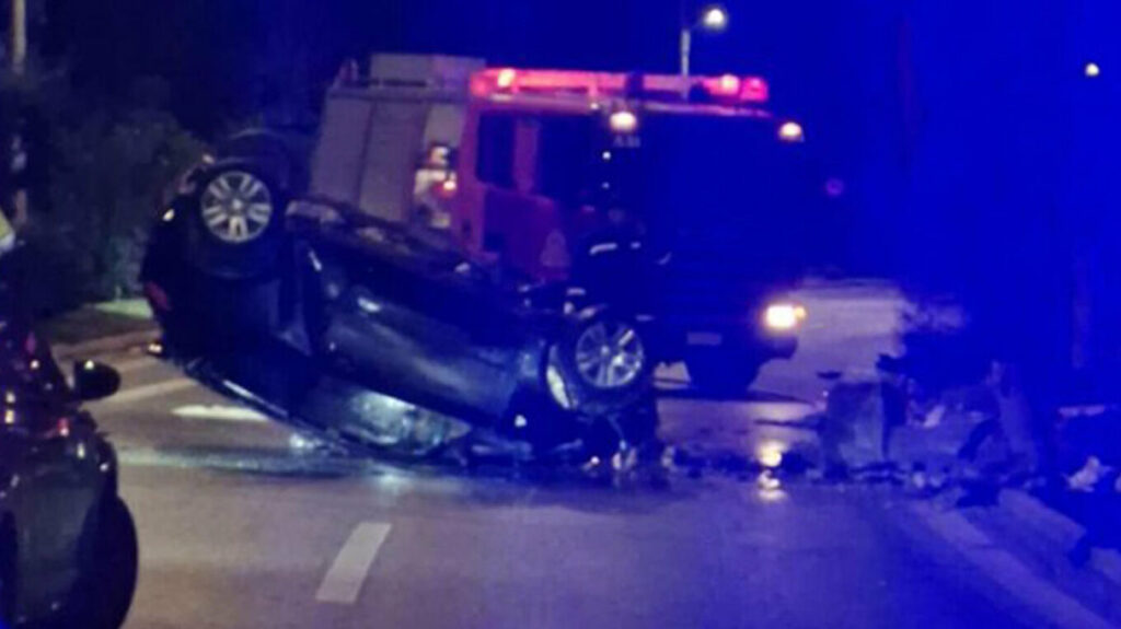 Τρομακτικές εικόνες από το τροχαίο δυστύχημα στο Μαρκόπουλο με θύμα έναν 23χρονο