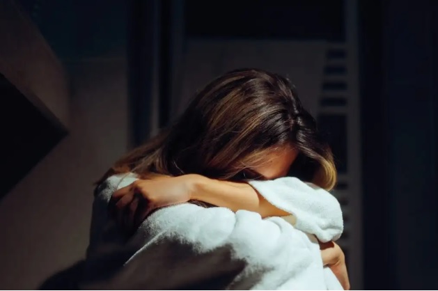 Εφιάλτης στην Εύβοια για 37χρονη δασκάλα: Την ξυλοκόπησε άγρια ο 22χρονος σύντροφός της – Μεταφέρθηκε στο νοσοκομείο