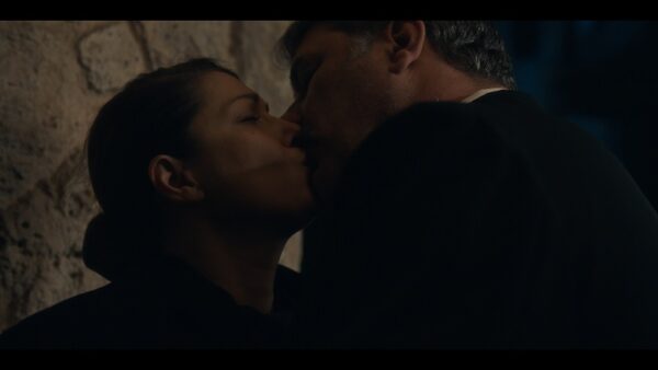 Porto Leone: Στη γειτονιά με τα κόκκινα φανάρια – Το παθιασμένο φιλί της Γαλήνης με τον Γιάμαρη αλλάζει τα πάντα !