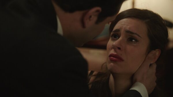 Porto Leone: Στη γειτονιά με τα κόκκινα φανάρια – Ο Γρηγόρης εξομολογείται στην Αγγελική την αλήθεια για τον φόνο του Στράτου!