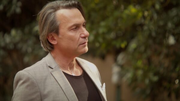 “Να μ’ αγαπάς” – Ο Άγγελος αποκαλύπτει σε όλους ότι είναι ετεροθαλής αδερφός του Θεόφιλου