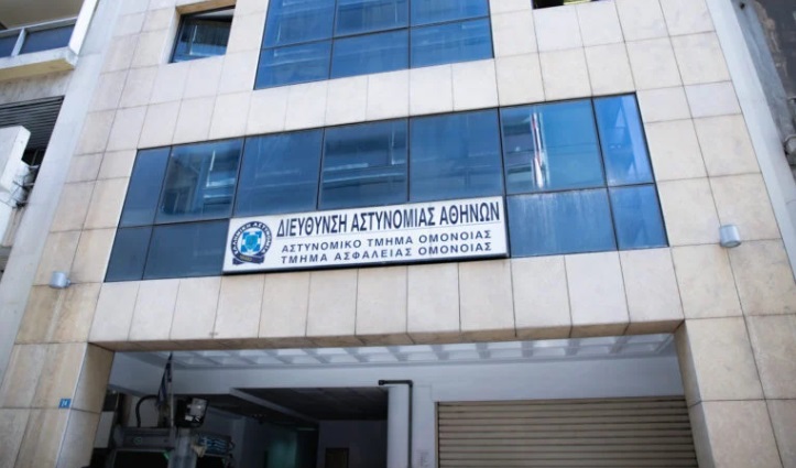 Ομόνοια: «Δεν κατάλαβα ότι φοβήθηκε» – Τι υποστηρίζουν οι αστυνομικοί που κατηγορούνται για τον βιασμό 19χρονης μέσα στο Αστυνομικό Τμήμα