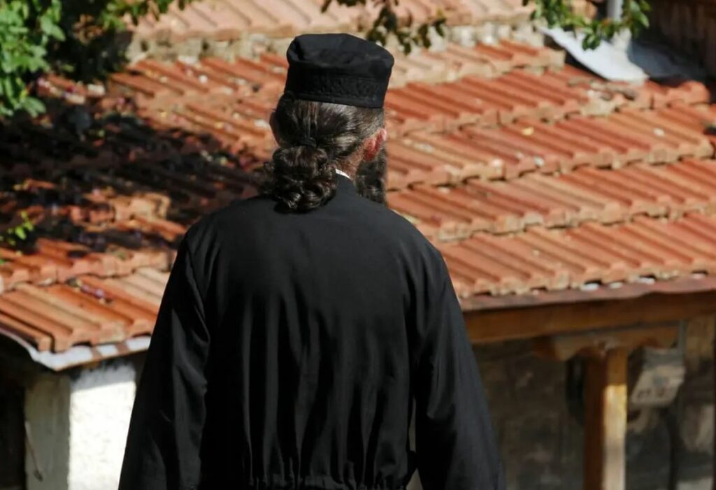 Κρήτη | Είχε μηνύσει τον ιερέα επειδή δεν πέτυχε το προξενιό αλλά τελικά παντρεύεται