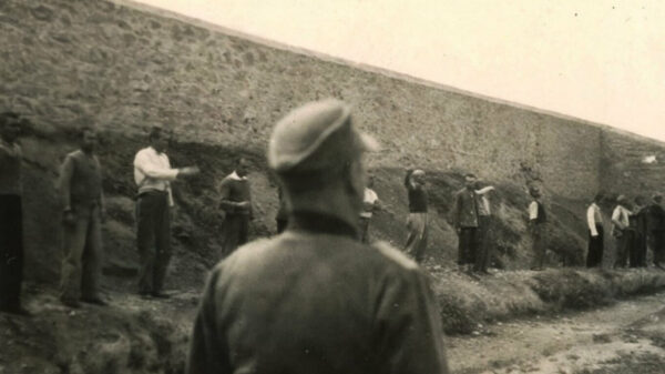 Ο Βέλγος πωλητής εξηγεί: Γιατί απέσυρα από το eBay τις φωτογραφίες με τους 200 εκτελεσθέντες της Καισαριανής