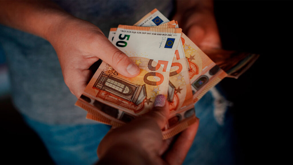 Καθαρά Δευτέρα 2026: Πώς πληρώνεται η αργία και ποιοι δικαιούνται αμοιβή