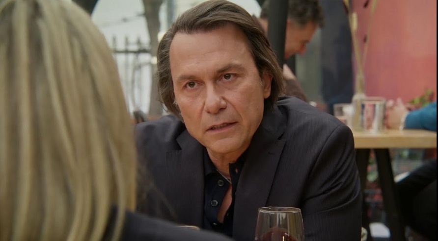 “Να μ’ αγαπάς” – Ο Άγγελος αγοράζει το σπίτι του Θεόφιλου