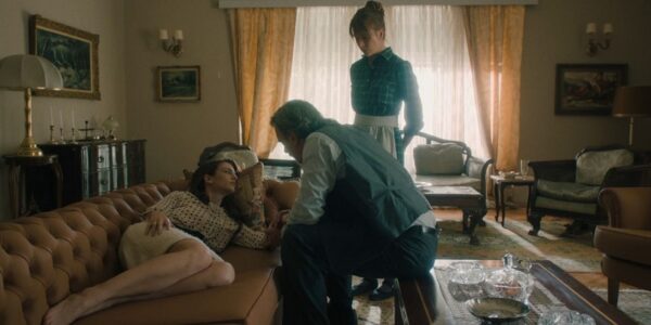 Το Σπίτι Δίπλα Στο Ποτάμι: Η Μελισσάνθη καταρρέει και η Ασπασία γνωρίζει τον άνθρωπο που θα της αλλάξει τη ζωή!