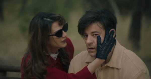 Το Σπίτι Δίπλα Στο Ποτάμι: Ο Άγγελος τρώει μαχαιριά για χάρη της Μελισσάνθης – ο Φωκάς δηλητηριάζεται!