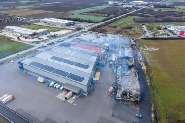 Ανακοίνωση Βιολάντα:  Είμαστε ακόμη συγκλονισμένοι από το τραγικό συμβάν στο εργοστάσιό μας στα Τρίκαλα. Από την πρώτη στιγμή…