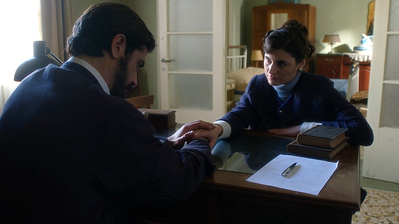 Άγιος έρωτας – Η Χλόη αποφασίζει να χωρίσει τον Πέτρο