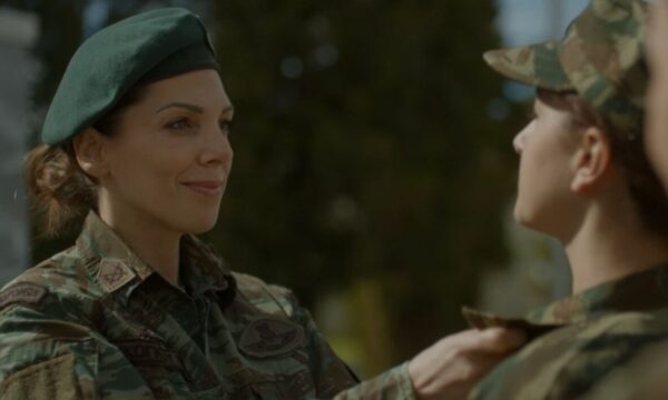 Γυναίκες στο χακί: Ξεκινά η εθελοντική στράτευση – Οι ηλικίες κατάταξης και τα προνόμια