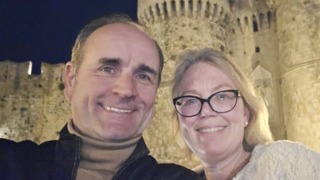 «Εχουμε κάνει το δρομολόγιο Κολονία – Ρόδος ένα… καφέ δρόμο»: Το ζευγάρι Γερμανών που λάτρεψε την Ελλάδα σαν δεύτερη πατρίδα