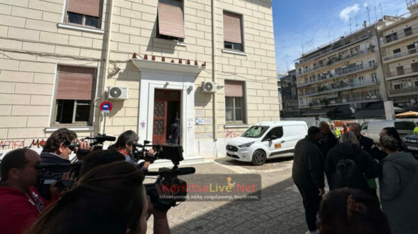 Βαριές διώξεις στους 2 νεαρούς για τη δολοφονία του τραγουδιστή στην Καρδίτσα, πήραν προθεσμία για να απολογηθούν