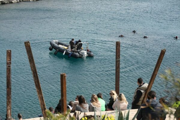 Λιμανάκια: «Τον κατάπιε η τρύπα» – Το δραματικό τέλος του δύτη στο Πηγάδι του Διαβόλου – Η αναπαράσταση