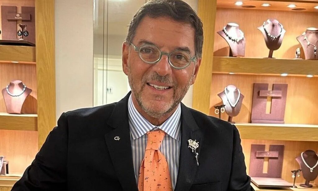 Τσαγκαράκης: Τα τρία πρόσωπα που «έκαψαν» τον γκαλερίστα – Τι λέει ο δικηγόρος του