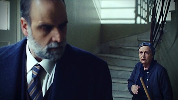 Άγιος έρωτας – Ο Μαρκόπουλος συναντά τη μάνα του!