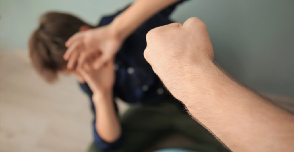 Ανήλικος στα Ιωάννινα έδειρε άγρια συνομήλικο του και κινδυνεύει το μάτι του