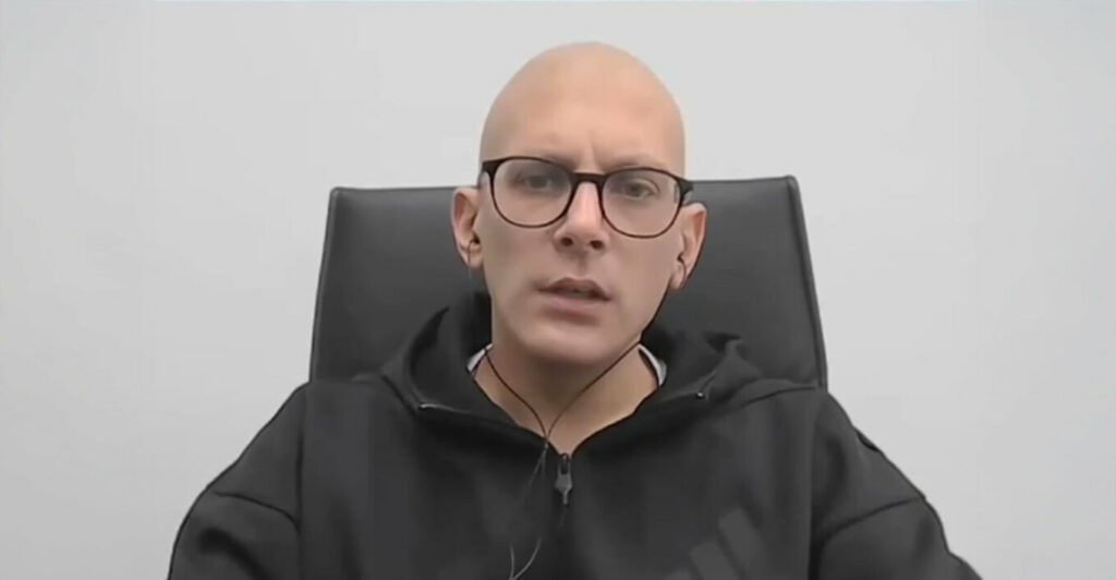 Πέντε μέρες μετά το χειρουργείο επέστρεψε στα καθήκοντά του ο δήμαρχος Αγίου Ευστρατίου: Και με ενάμισι πόδι οφείλεις να αποτίσεις φόρο τιμής στην 25η Μαρτίου