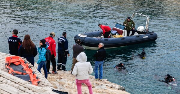 Ποιος είναι ο 34χρονος δύτης που αγνοείται στα Λιμανάκια: Πιλότος με αδυναμία στη θάλασσα και τις μηχανές