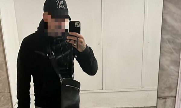 Αυτός είναι ο πασίγνωστος τράπερ που συνελήφθη στα Πατήσια – Έχει εκτίσει ποινή φυλάκισης