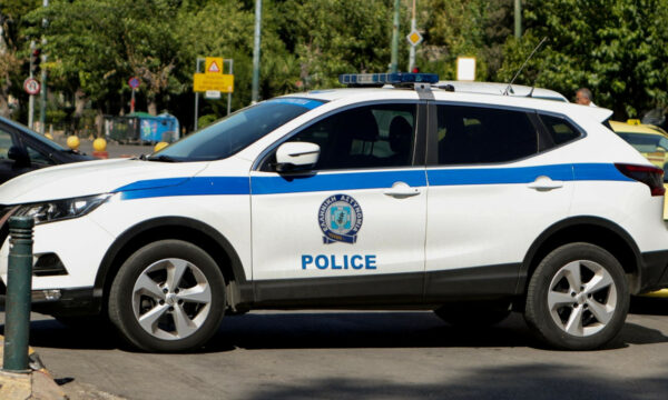 Θεσσαλονίκη: Τη χτυπούσε αλύπητα ο σύντροφός της – Συγκλονίζει ο αστυνομικός που έσωσε 38χρονη