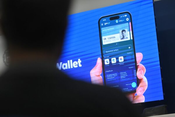 «Ασπίδα» για τους ανήλικους: Πώς θα απαγορευτεί η πώληση αλκοόλ και καπνικών στα παιδιά