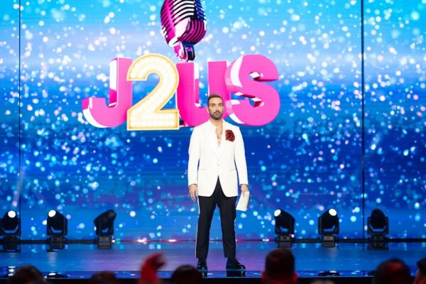 Ο Πάνος Κιάμος βάζει φωτιά στο 5ο live του J2US