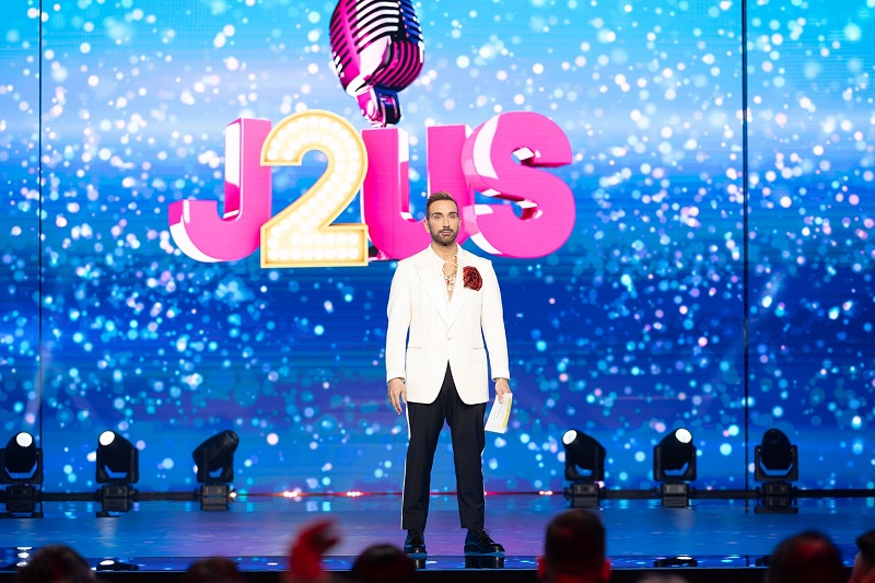 Ο Πάνος Κιάμος βάζει φωτιά στο 5ο live του J2US