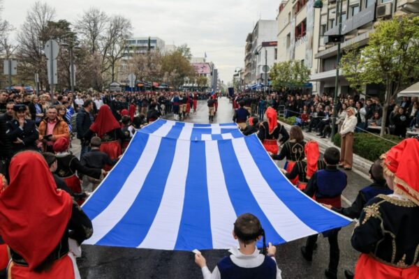 Τι καιρό θα κάνει την 25η Μαρτίου – Με βροχή και κρύο θα κάνουμε παρέλαση