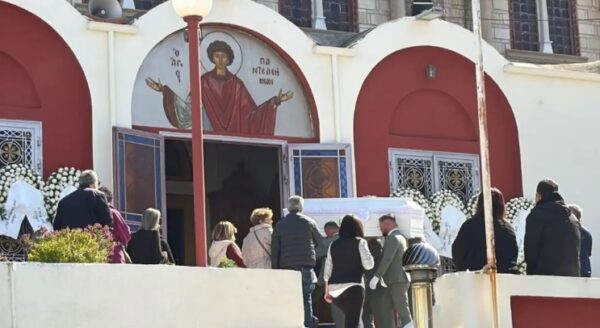 Θεσσαλονίκη: Οδύνη στην κηδεία του 25χρονου Παύλου που παρασύρθηκε από αυτοκίνητο