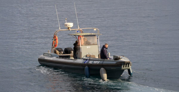 Τραγωδία στα Λιμανάκια Βουλιαγμένης: Εντοπίστηκε στο Πηγάδι του Διαβόλου η σορός του 34χρονου δύτη