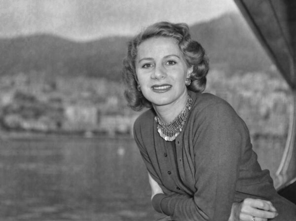 Τίνα Λιβανού: Η γυναίκα που παντρεύτηκε τον Ωνάση και τον Νιάρχο – Μια ζωή που θα μπορούσε να γίνει ταινία