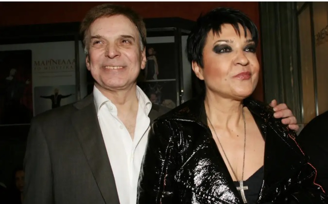 Όταν ο Γιώργος Μαρίνος έσπασε στο ξύλο πελάτη, επειδή έβαλε γαρδένια στο φουστάνι της Κατιάνας Μπαλανίκα