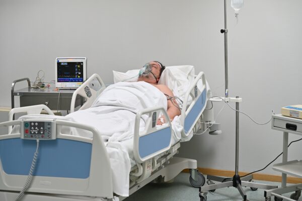 “Να μ’ αγαπάς” – Η ζωή του Θεόφιλου κινδυνεύει